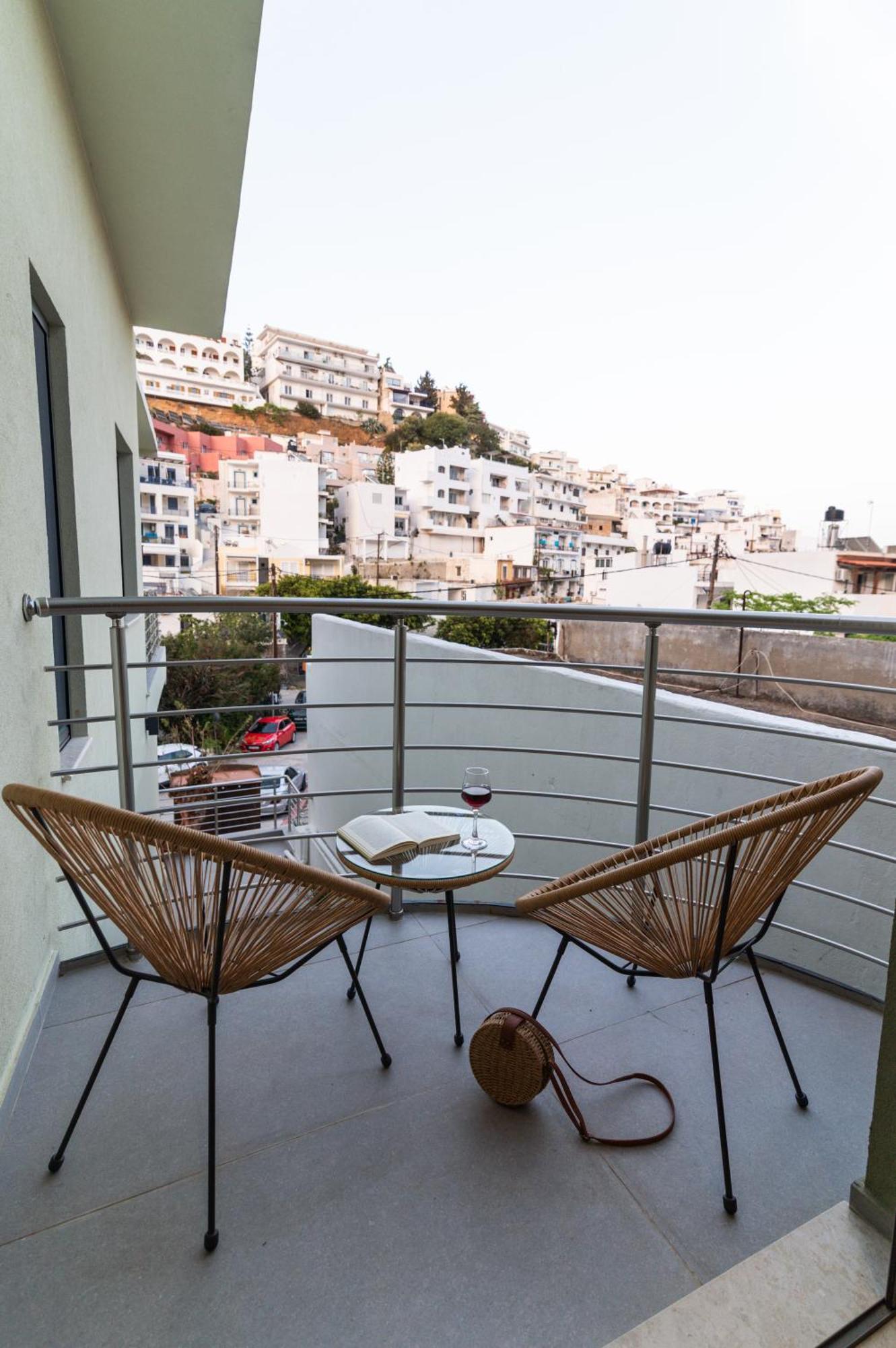 Patric.Ko Aparthotel Agia Galini  Bagian luar foto